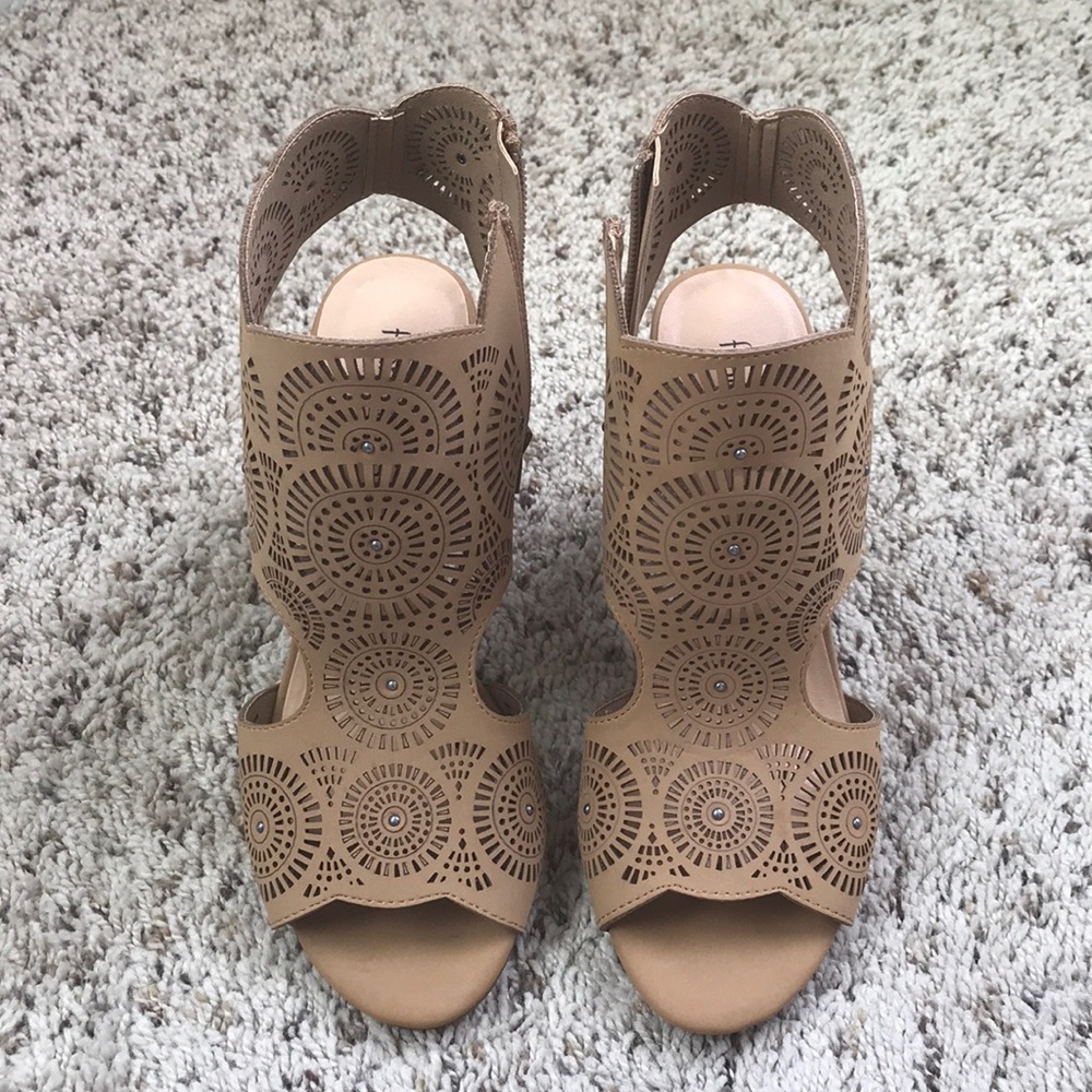 Francesca’s Bendetti Heels